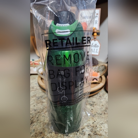 NWT Owala x Wicked Elphaba 32oz FreeSip Water Bottle - Picture 2 of 6